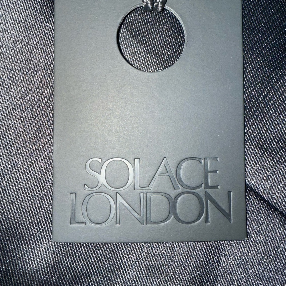 Solace London Elegant Black and Pink Strapless Gown - Picture 9 of 9